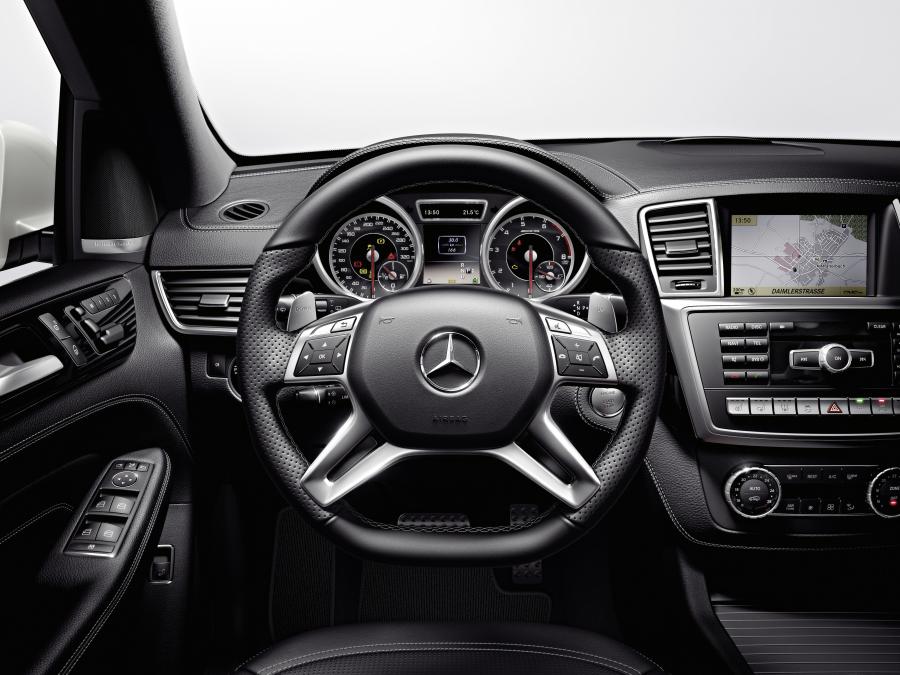  Mercedes-Benz ML63 AMG 2011 года  (фото 47 из 81)